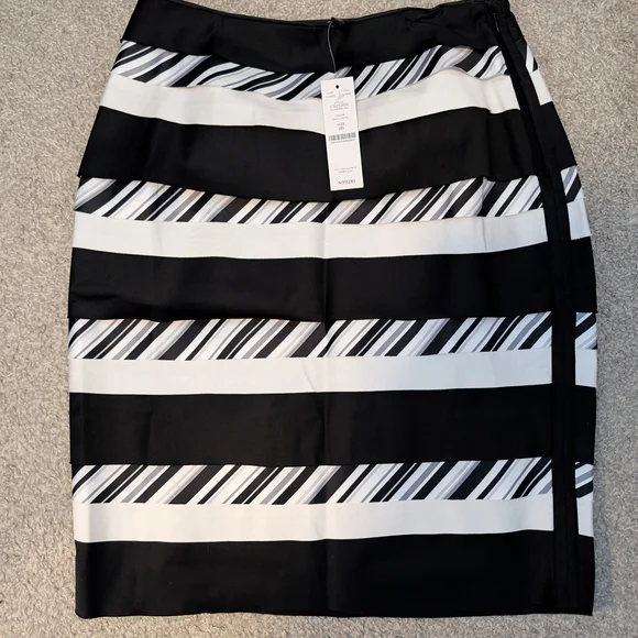 White House Black Market Striped Pencil Skirt - Picture 3 of 5